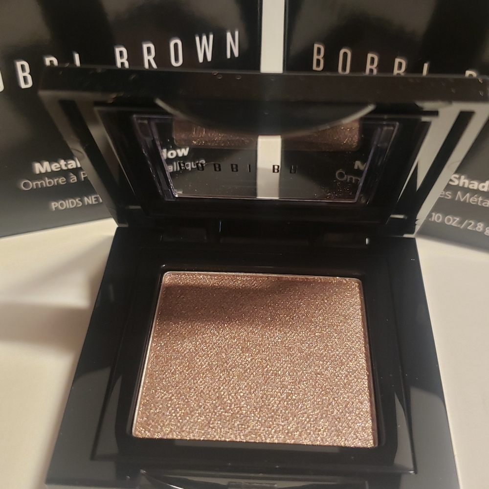 BOBBI BROWN Metallic Eye Shadow *VELVET PLUM* - Picture 3 of 5